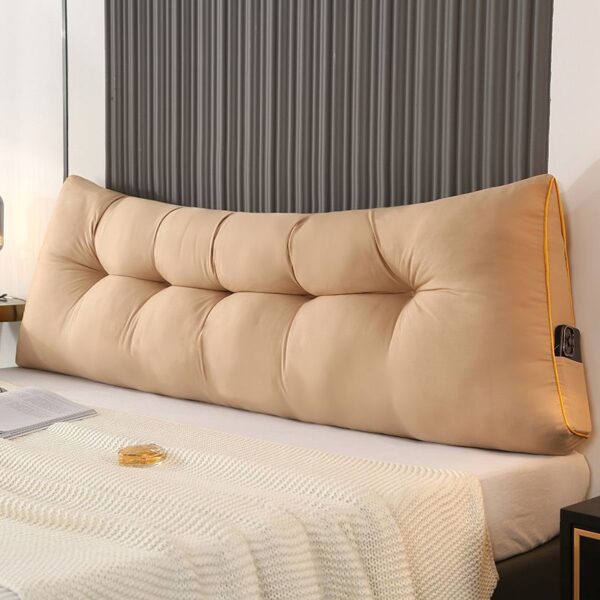 Respaldo mullido y cálido de plumas y algodón - Cojín triangular clásico de tela cepillada: imagen 8